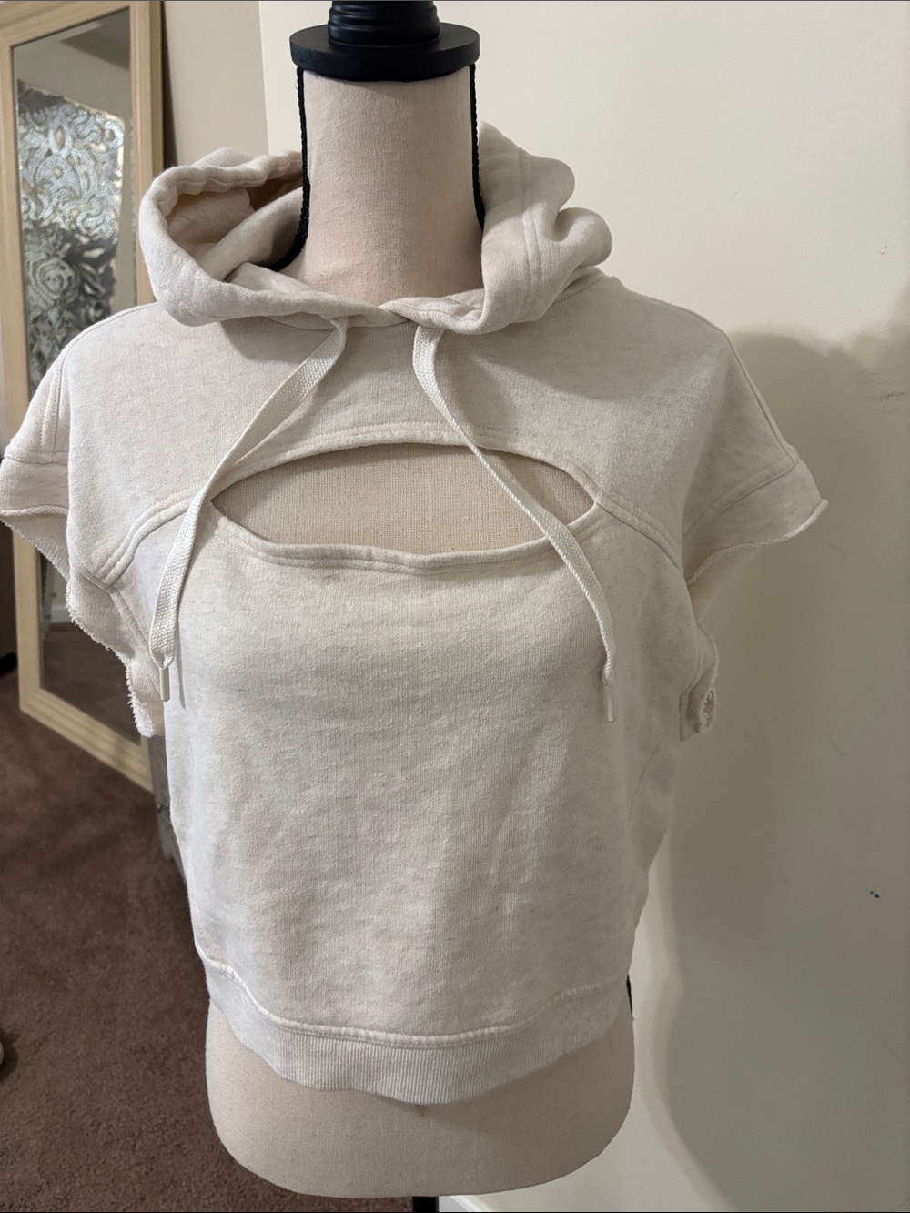 Aerie Cutout Hooded Crop Top - Cream - size Medium